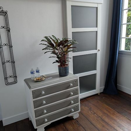앙굴렘 Au Logis De Vechillot B&B 외부 사진